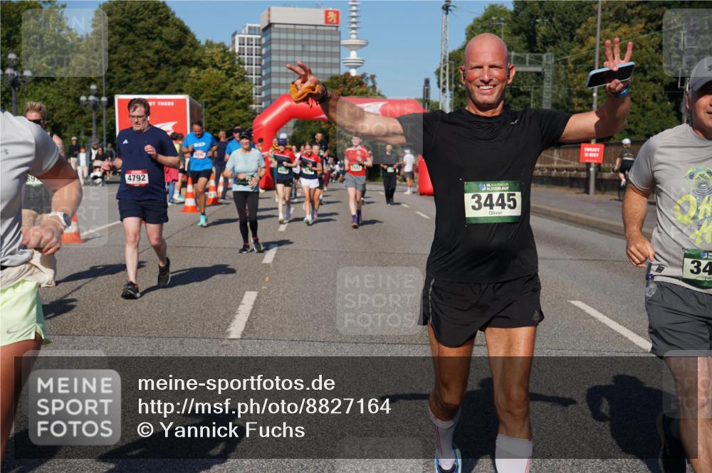 07.09.2025 - BARMER Alsterlauf Yannick Fuchs http://msf.ph/oto/8827164 07.09.2025 10:08:34 Laufen 4792, 36, 3445, 34 meine-sportfotos.de