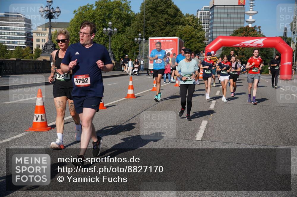 07.09.2025 - BARMER Alsterlauf Yannick Fuchs http://msf.ph/oto/8827170 07.09.2025 10:08:36 Laufen 397, 4792, 3096, 373, 4899, 2942 meine-sportfotos.de
