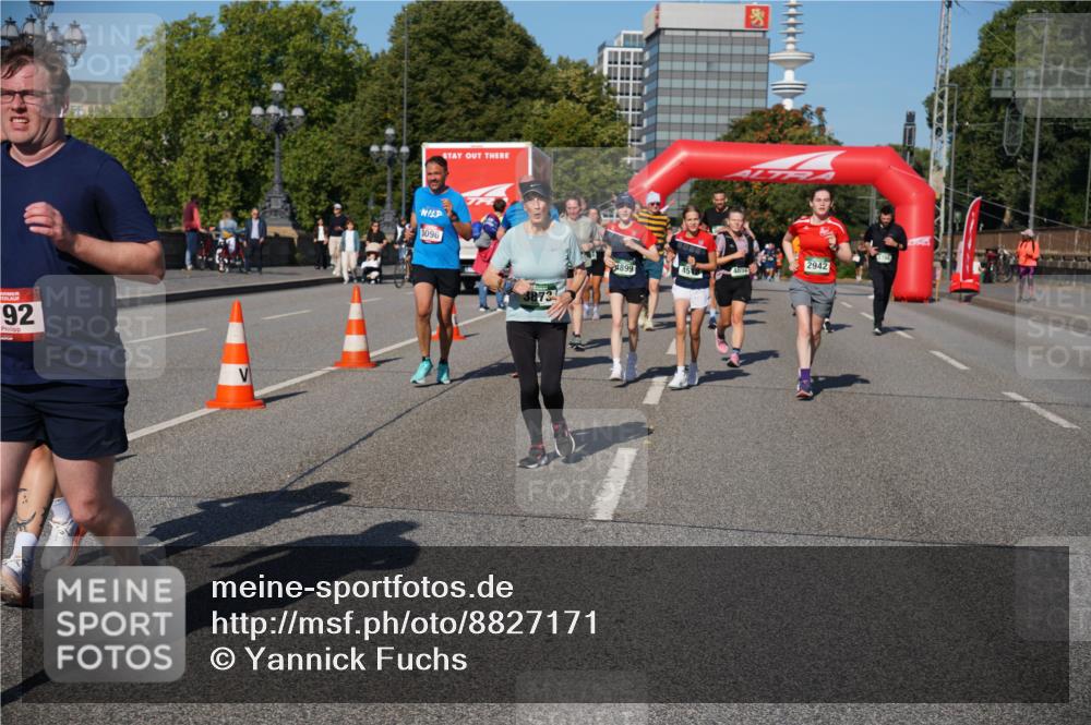 07.09.2025 - BARMER Alsterlauf Yannick Fuchs http://msf.ph/oto/8827171 07.09.2025 10:08:36 Laufen 92, 3096, 3873, 4899, 45, 4852, 2942 meine-sportfotos.de