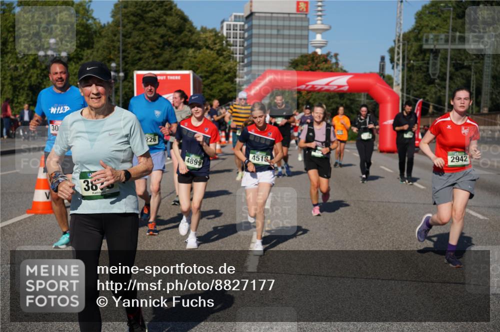 07.09.2025 - BARMER Alsterlauf Yannick Fuchs http://msf.ph/oto/8827177 07.09.2025 10:08:38 Laufen 30, 226, 4899, 36, 4518, 2942 meine-sportfotos.de