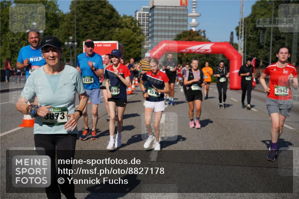 07.09.2025 - BARMER Alsterlauf Yannick Fuchs http://msf.ph/oto/8827178 07.09.2025 10:08:38 Laufen 30, 2226, 36, 3873, 899, 451, 4852, 2942 meine-sportfotos.de