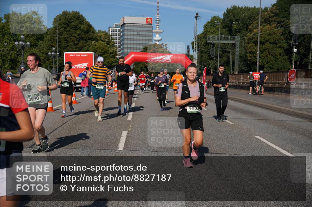 07.09.2025 - BARMER Alsterlauf Yannick Fuchs http://msf.ph/oto/8827187 07.09.2025 10:08:40 Laufen 3990, 6028, 3103, 5919, 3706, 177 meine-sportfotos.de