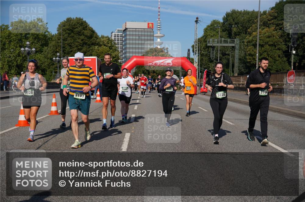07.09.2025 - BARMER Alsterlauf Yannick Fuchs http://msf.ph/oto/8827194 07.09.2025 10:08:42 Laufen 48, 8028, 3103, 5865, 5919, 3228, 3706 meine-sportfotos.de