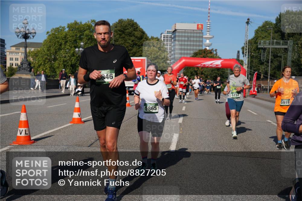 07.09.2025 - BARMER Alsterlauf Yannick Fuchs http://msf.ph/oto/8827205 07.09.2025 10:08:45 Laufen 046, 5865, 1280, 5732, 5919 meine-sportfotos.de