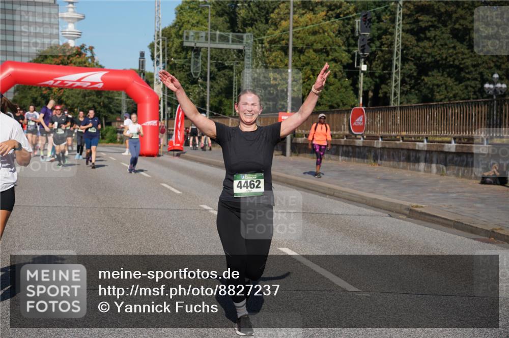 07.09.2025 - BARMER Alsterlauf Yannick Fuchs http://msf.ph/oto/8827237 07.09.2025 10:08:53 Laufen 4462 meine-sportfotos.de