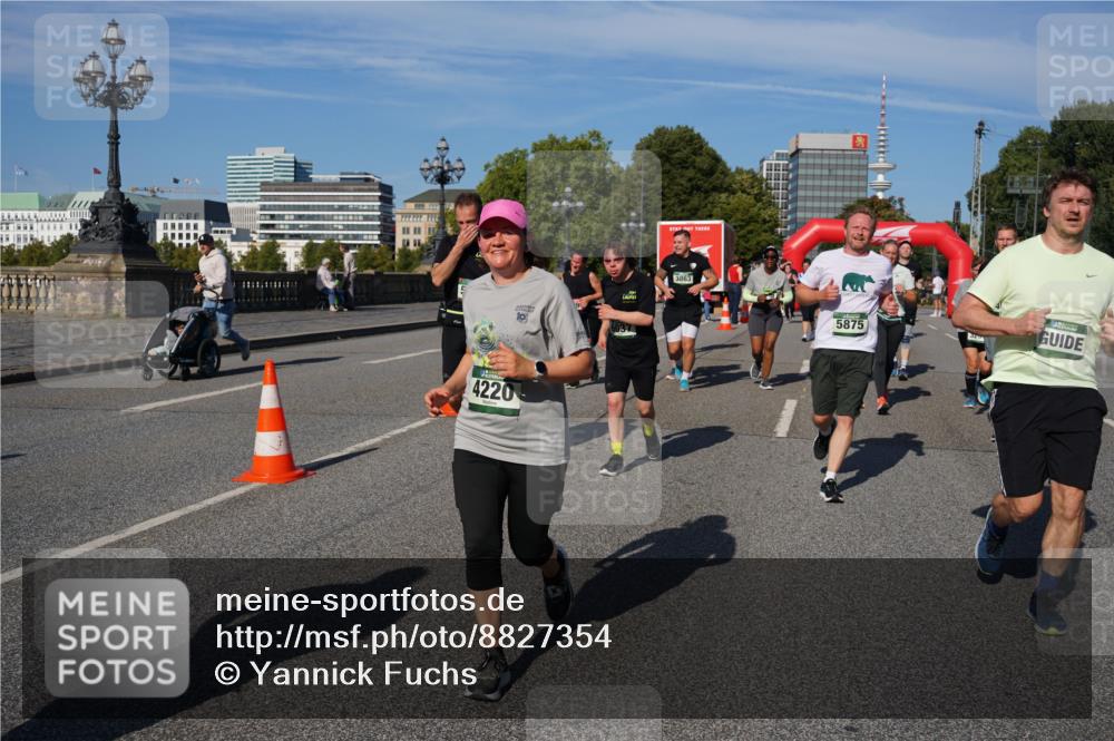 07.09.2025 - BARMER Alsterlauf Yannick Fuchs http://msf.ph/oto/8827354 07.09.2025 10:09:20 Laufen 4220, 10, 3863, 5875 meine-sportfotos.de