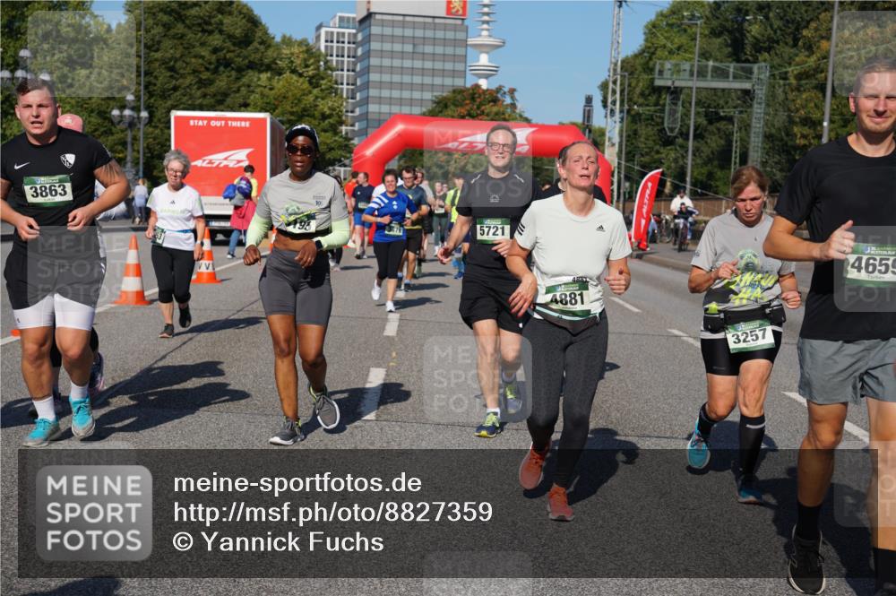 07.09.2025 - BARMER Alsterlauf Yannick Fuchs http://msf.ph/oto/8827359 07.09.2025 10:09:22 Laufen 3863, 44, 5721, 4881, 4881, 3257, 4659 meine-sportfotos.de
