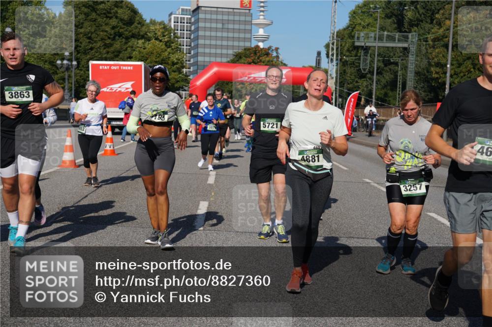 07.09.2025 - BARMER Alsterlauf Yannick Fuchs http://msf.ph/oto/8827360 07.09.2025 10:09:22 Laufen 3863, 196, 5721, 3879, 488, 4881, 10, 46, 3257 meine-sportfotos.de