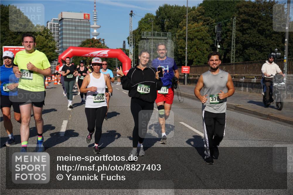 07.09.2025 - BARMER Alsterlauf Yannick Fuchs http://msf.ph/oto/8827403 07.09.2025 10:09:31 Laufen 25, 3511, 5059, 3162, 161, 5803, 376 meine-sportfotos.de