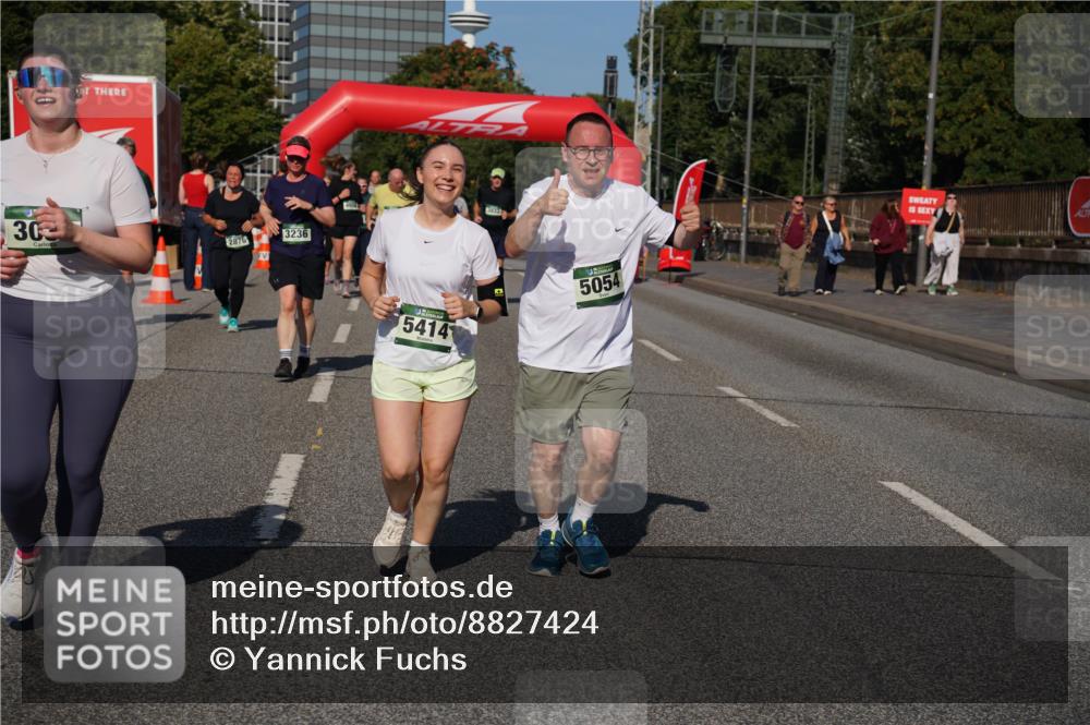 07.09.2025 - BARMER Alsterlauf Yannick Fuchs http://msf.ph/oto/8827424 07.09.2025 10:09:37 Laufen 30, 2876, 3236, 3833, 4951, 5414, 5054 meine-sportfotos.de