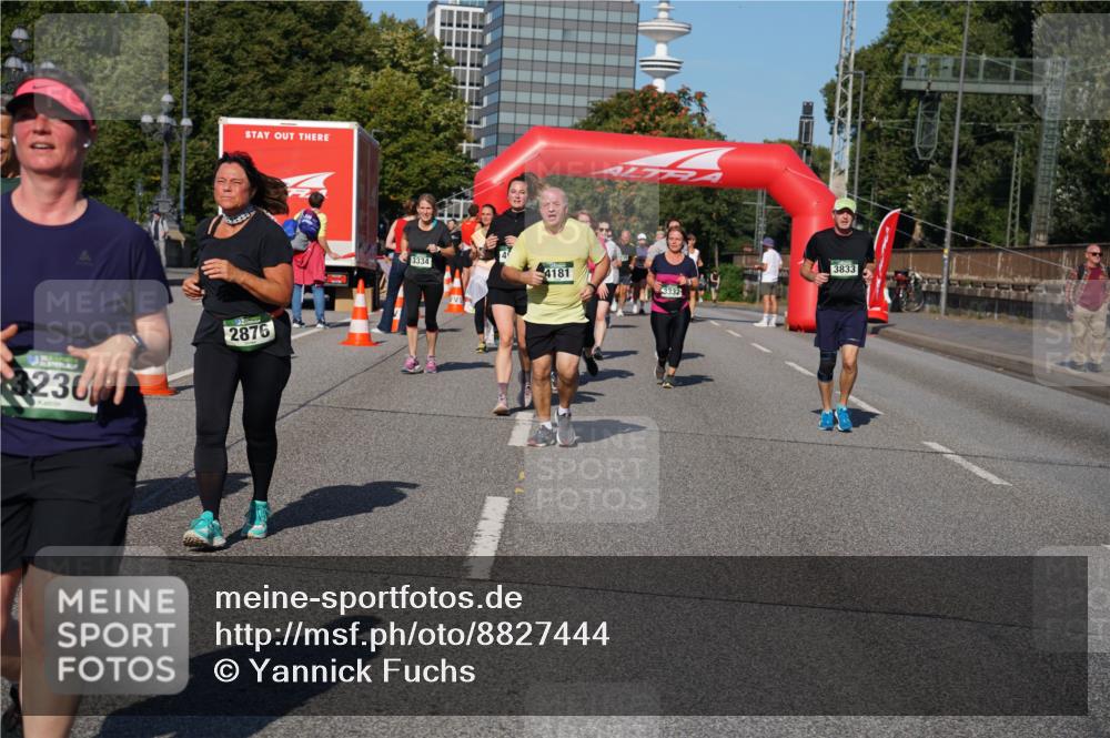 07.09.2025 - BARMER Alsterlauf Yannick Fuchs http://msf.ph/oto/8827444 07.09.2025 10:09:42 Laufen 230, 2876, 3334, 4181, 3332, 3833 meine-sportfotos.de