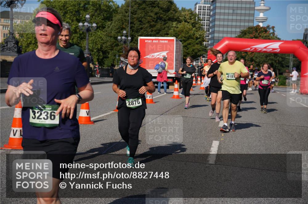 07.09.2025 - BARMER Alsterlauf Yannick Fuchs http://msf.ph/oto/8827448 07.09.2025 10:09:43 Laufen 3236, 2876, 4181, 3332 meine-sportfotos.de