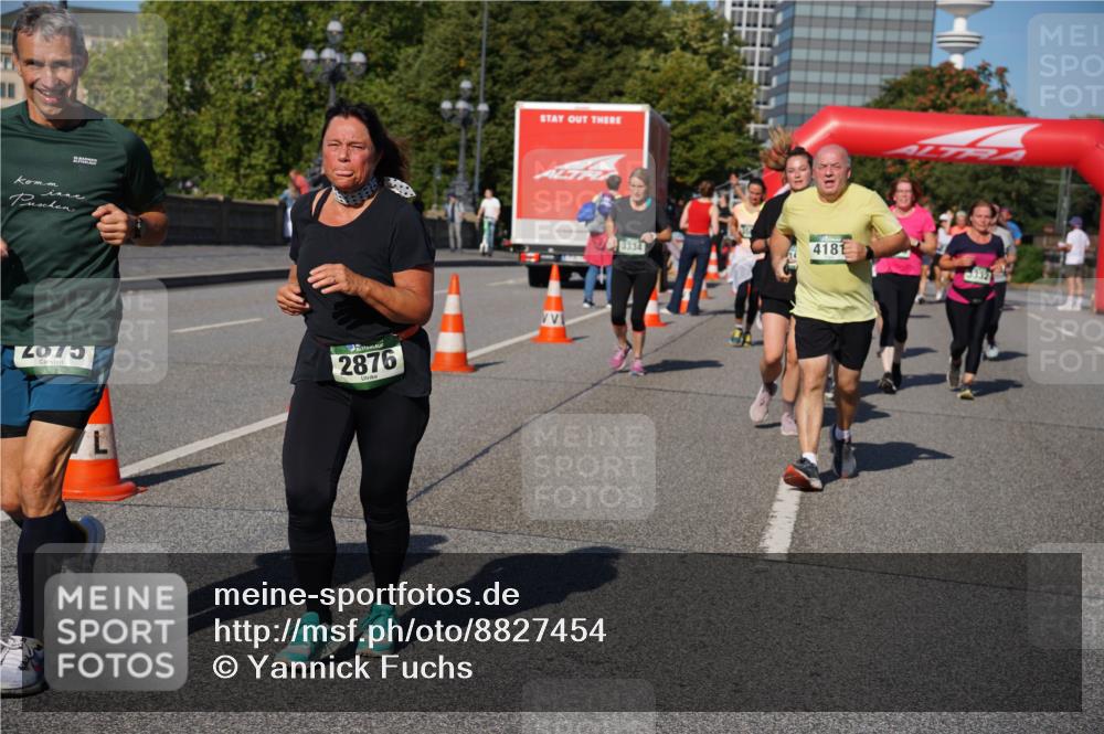 07.09.2025 - BARMER Alsterlauf Yannick Fuchs http://msf.ph/oto/8827454 07.09.2025 10:09:44 Laufen 2075, 2876, 3334, 4181, 3332 meine-sportfotos.de