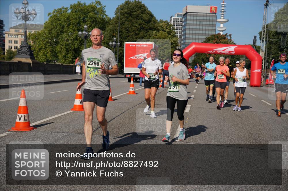 07.09.2025 - BARMER Alsterlauf Yannick Fuchs http://msf.ph/oto/8827492 07.09.2025 10:09:53 Laufen 2296, 447, 3121, 3085, 3088, 2295 meine-sportfotos.de