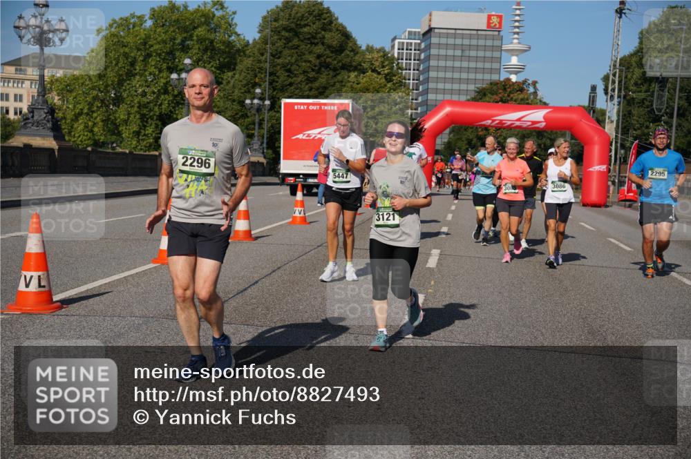 07.09.2025 - BARMER Alsterlauf Yannick Fuchs http://msf.ph/oto/8827493 07.09.2025 10:09:53 Laufen 2296, 10, 5447, 3121, 3085, 3086, 2295 meine-sportfotos.de