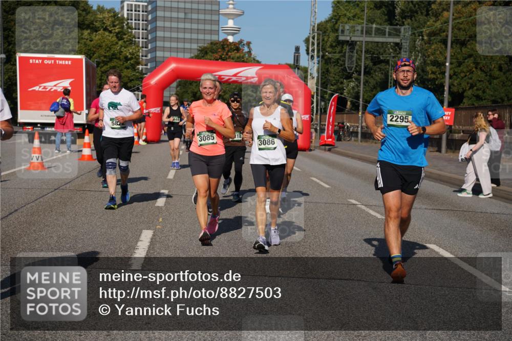 07.09.2025 - BARMER Alsterlauf Yannick Fuchs http://msf.ph/oto/8827503 07.09.2025 10:09:55 Laufen 587, 3085, 18, 3086, 2295 meine-sportfotos.de