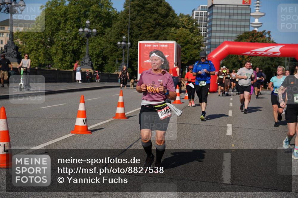 07.09.2025 - BARMER Alsterlauf Yannick Fuchs http://msf.ph/oto/8827538 07.09.2025 10:10:05 Laufen 2264, 2403, 2235, 82, 6 meine-sportfotos.de