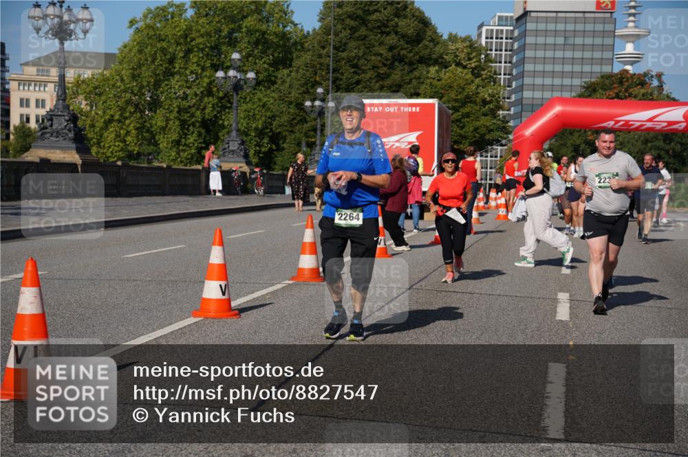 07.09.2025 - BARMER Alsterlauf Yannick Fuchs http://msf.ph/oto/8827547 07.09.2025 10:10:07 Laufen 2264, 223, 40, 278 meine-sportfotos.de