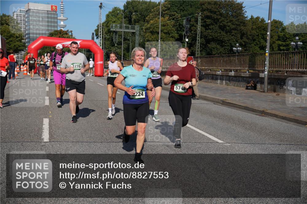 07.09.2025 - BARMER Alsterlauf Yannick Fuchs http://msf.ph/oto/8827553 07.09.2025 10:10:09 Laufen 58, 2235, 3425, 224, 3424, 5743 meine-sportfotos.de