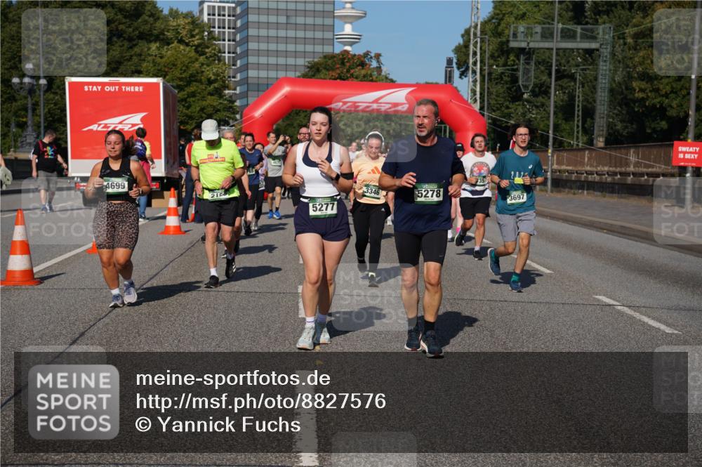 07.09.2025 - BARMER Alsterlauf Yannick Fuchs http://msf.ph/oto/8827576 07.09.2025 10:10:14 Laufen 4699, 21, 4671, 5277, 735, 3346, 5278, 2, 1, 25, 3697 meine-sportfotos.de