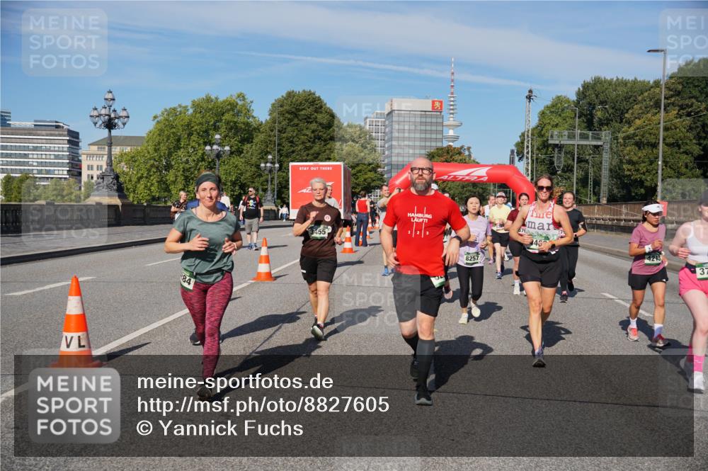 07.09.2025 - BARMER Alsterlauf Yannick Fuchs http://msf.ph/oto/8827605 07.09.2025 10:10:20 Laufen 84, 3455, 123, 8257, 48, 37 meine-sportfotos.de