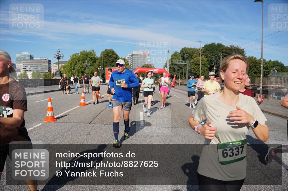 07.09.2025 - BARMER Alsterlauf Yannick Fuchs http://msf.ph/oto/8827625 07.09.2025 10:10:24 Laufen 5, 50, 8120, 16, 36, 6337 meine-sportfotos.de