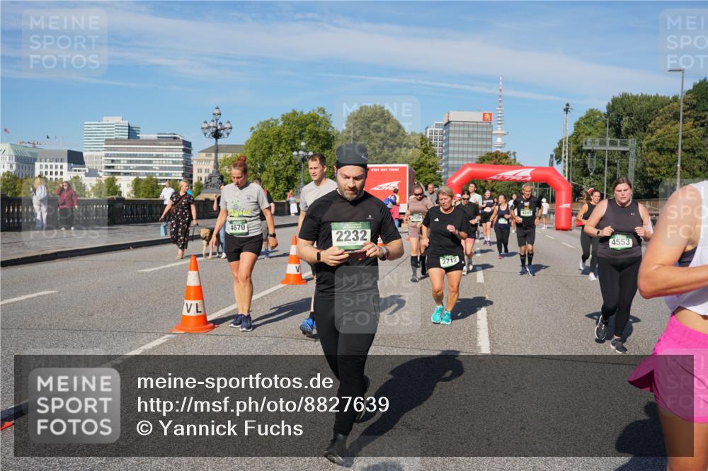 07.09.2025 - BARMER Alsterlauf Yannick Fuchs http://msf.ph/oto/8827639 07.09.2025 10:10:27 Laufen 4670, 2232, 2129, 2712, 4553 meine-sportfotos.de
