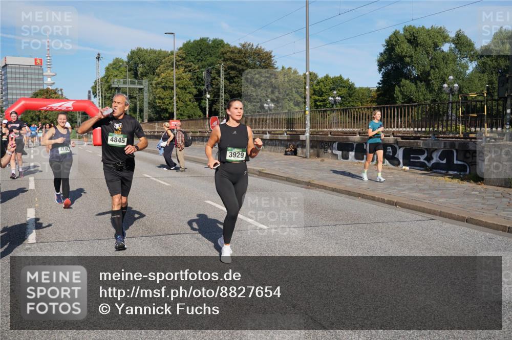 07.09.2025 - BARMER Alsterlauf Yannick Fuchs http://msf.ph/oto/8827654 07.09.2025 10:10:30 Laufen 4108, 2017, 4845, 3929 meine-sportfotos.de
