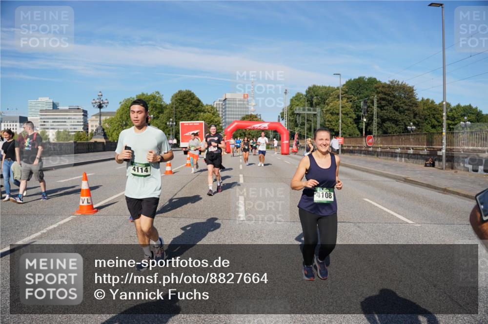 07.09.2025 - BARMER Alsterlauf Yannick Fuchs http://msf.ph/oto/8827664 07.09.2025 10:10:33 Laufen 4114, 4108 meine-sportfotos.de