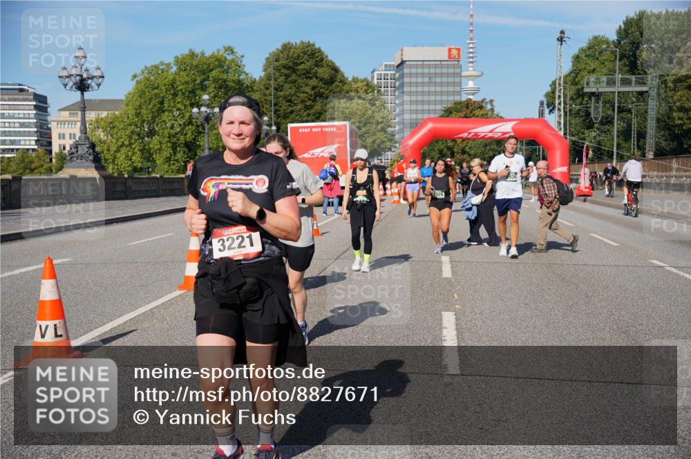 07.09.2025 - BARMER Alsterlauf Yannick Fuchs http://msf.ph/oto/8827671 07.09.2025 10:10:35 Laufen 3221, 929 meine-sportfotos.de