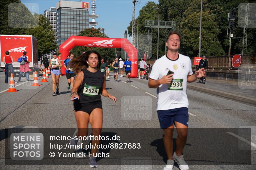 07.09.2025 - BARMER Alsterlauf Yannick Fuchs http://msf.ph/oto/8827683 07.09.2025 10:10:38 Laufen 4422, 2929, 2930 meine-sportfotos.de