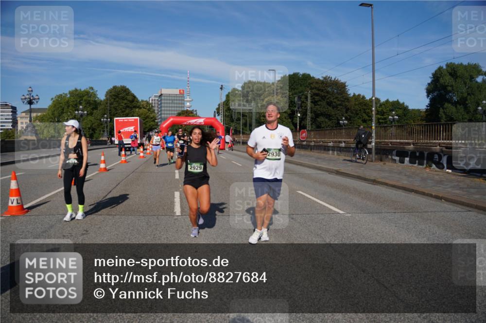 07.09.2025 - BARMER Alsterlauf Yannick Fuchs http://msf.ph/oto/8827684 07.09.2025 10:10:39 Laufen 2929, 2930 meine-sportfotos.de