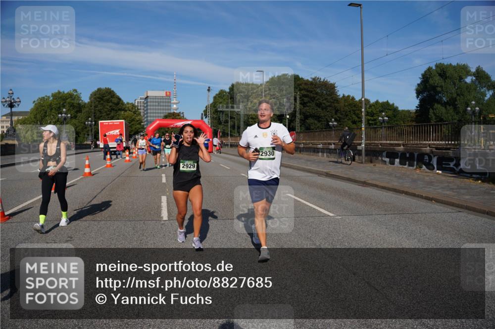 07.09.2025 - BARMER Alsterlauf Yannick Fuchs http://msf.ph/oto/8827685 07.09.2025 10:10:39 Laufen 2929, 2930 meine-sportfotos.de