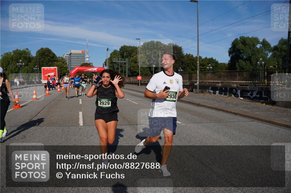 07.09.2025 - BARMER Alsterlauf Yannick Fuchs http://msf.ph/oto/8827688 07.09.2025 10:10:39 Laufen 2929, 2930 meine-sportfotos.de
