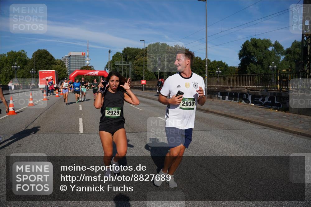 07.09.2025 - BARMER Alsterlauf Yannick Fuchs http://msf.ph/oto/8827689 07.09.2025 10:10:40 Laufen 2929, 2930 meine-sportfotos.de