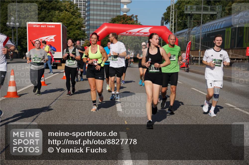 07.09.2025 - BARMER Alsterlauf Yannick Fuchs http://msf.ph/oto/8827778 07.09.2025 10:11:06 Laufen 4520, 28, 3002, 74, 385, 607, 4608 meine-sportfotos.de