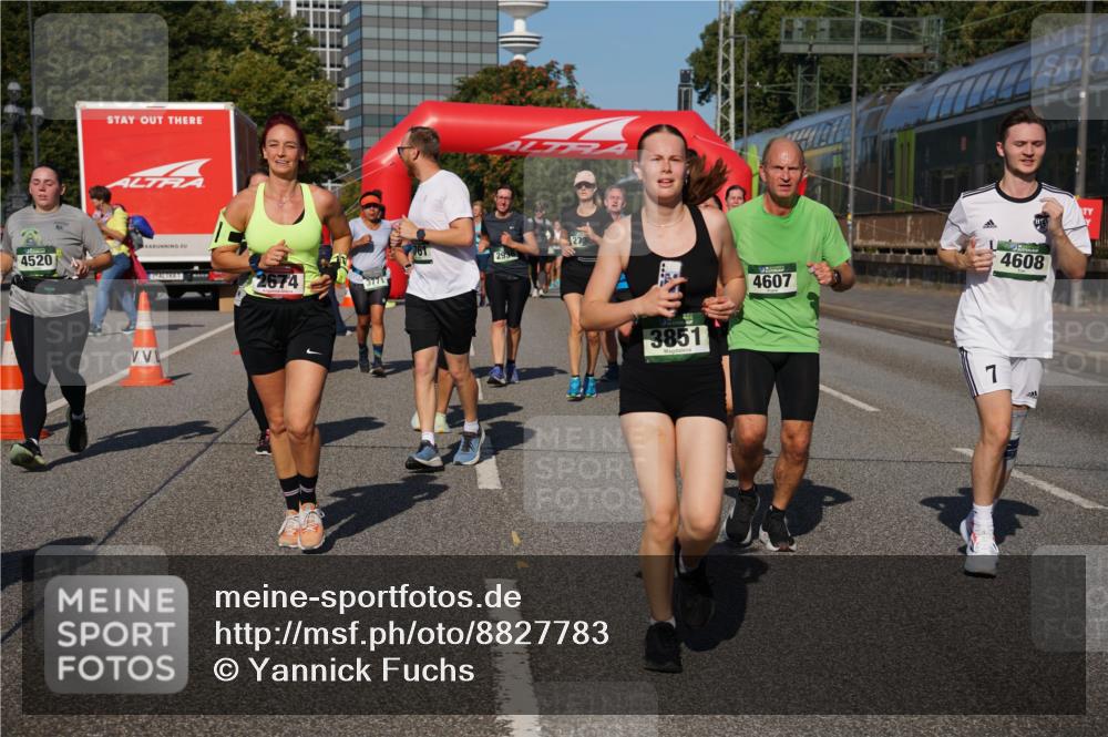 07.09.2025 - BARMER Alsterlauf Yannick Fuchs http://msf.ph/oto/8827783 07.09.2025 10:11:07 Laufen 4520, 2674, 3771, 3851, 4607, 4608, 7 meine-sportfotos.de
