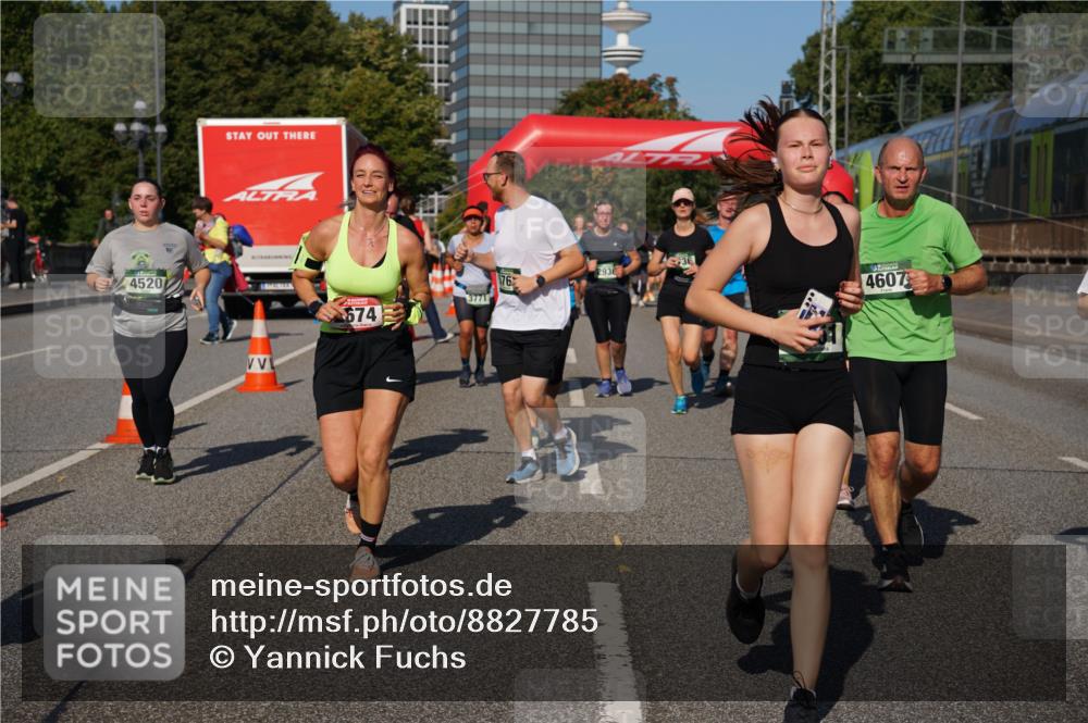 07.09.2025 - BARMER Alsterlauf Yannick Fuchs http://msf.ph/oto/8827785 07.09.2025 10:11:07 Laufen 4520, 674, 3771, 76, 2936, 4607 meine-sportfotos.de
