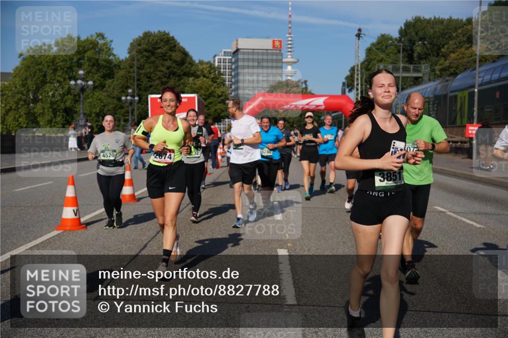 07.09.2025 - BARMER Alsterlauf Yannick Fuchs http://msf.ph/oto/8827788 07.09.2025 10:11:08 Laufen 5280, 4520, 2674, 3851, 07 meine-sportfotos.de