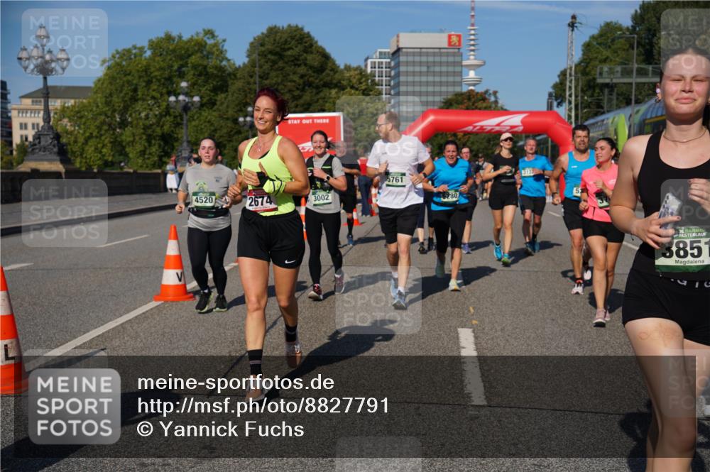 07.09.2025 - BARMER Alsterlauf Yannick Fuchs http://msf.ph/oto/8827791 07.09.2025 10:11:08 Laufen 4520, 2674, 3002, 5761, 280, 3133, 5, 36, 3851 meine-sportfotos.de
