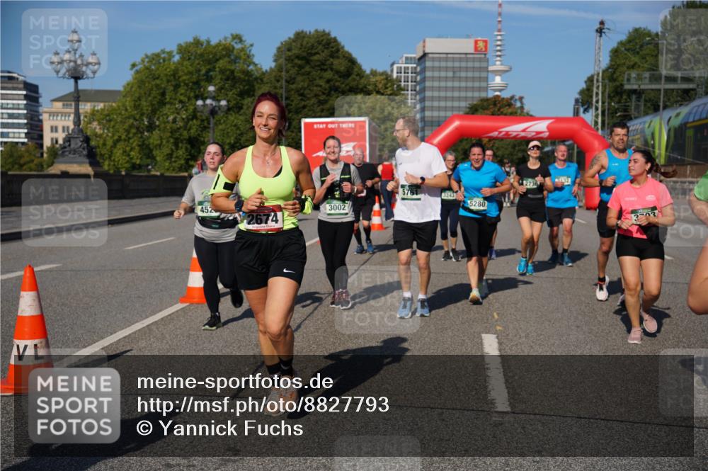 07.09.2025 - BARMER Alsterlauf Yannick Fuchs http://msf.ph/oto/8827793 07.09.2025 10:11:09 Laufen 5761, 3243, 5280, 3002, 452, 2674, 2736, 303 meine-sportfotos.de