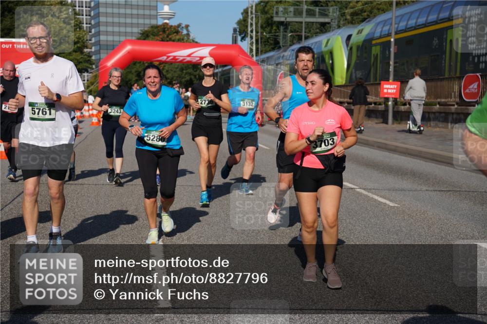 07.09.2025 - BARMER Alsterlauf Yannick Fuchs http://msf.ph/oto/8827796 07.09.2025 10:11:10 Laufen 21, 5761, 3243, 5280, 2736, 3132, 3703 meine-sportfotos.de