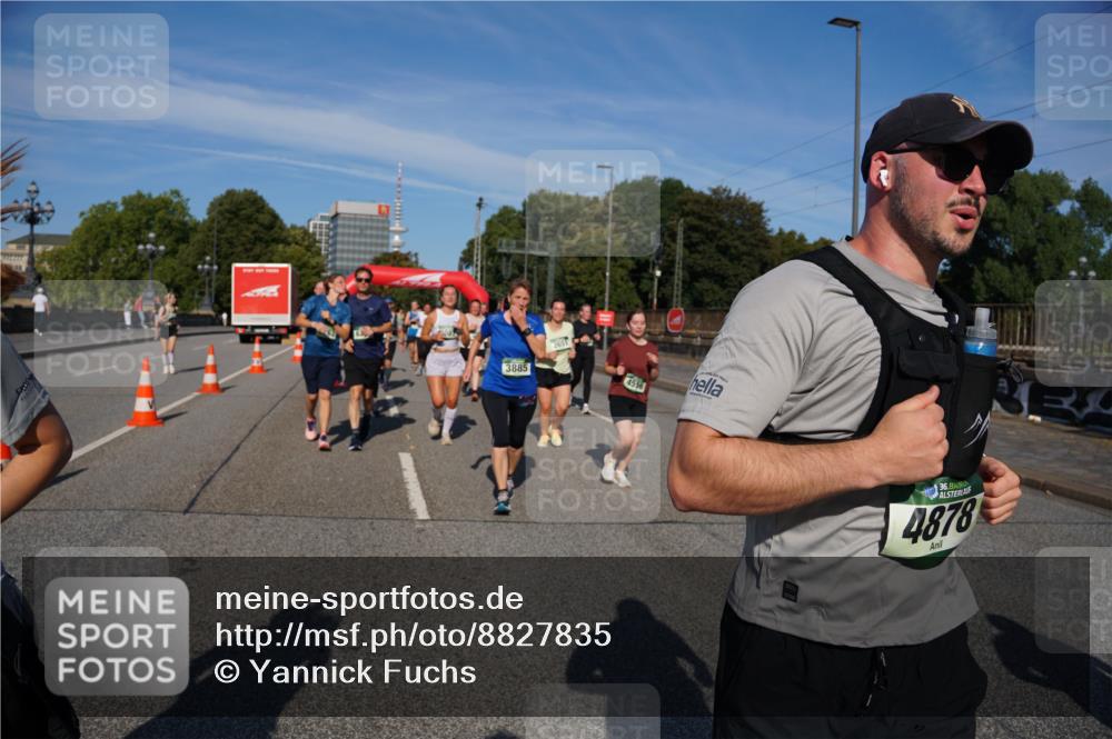 07.09.2025 - BARMER Alsterlauf Yannick Fuchs http://msf.ph/oto/8827835 07.09.2025 10:11:24 Laufen 2651, 3885, 4556, 36, 4878 meine-sportfotos.de