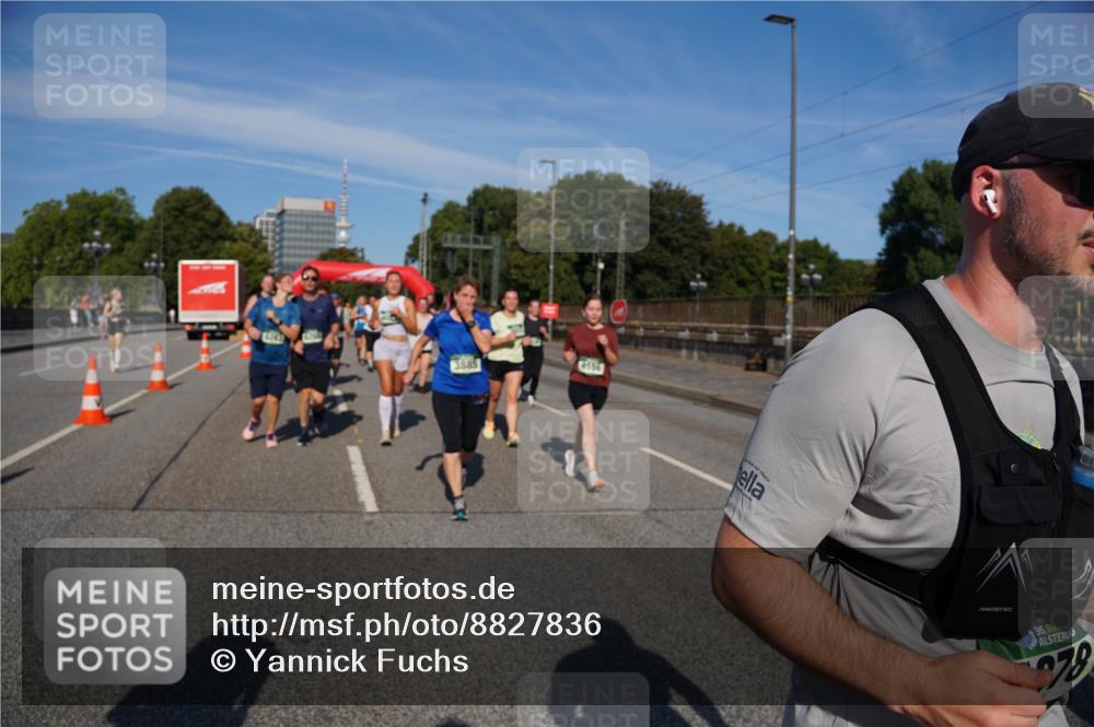 07.09.2025 - BARMER Alsterlauf Yannick Fuchs http://msf.ph/oto/8827836 07.09.2025 10:11:24 Laufen 3885, 4556, 36, 278 meine-sportfotos.de