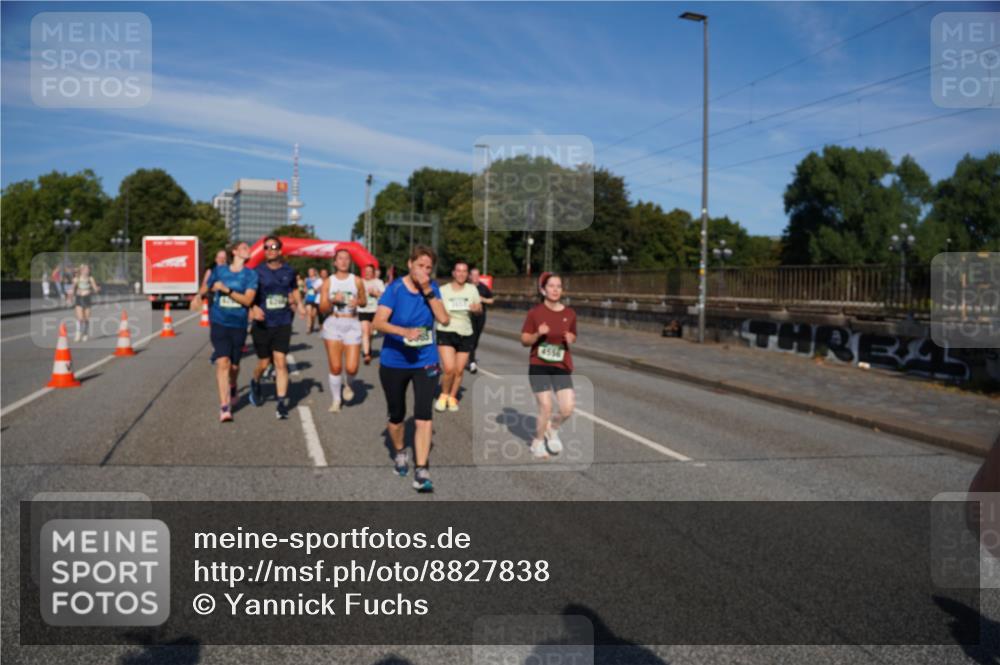 07.09.2025 - BARMER Alsterlauf Yannick Fuchs http://msf.ph/oto/8827838 07.09.2025 10:11:24 Laufen 4556 meine-sportfotos.de