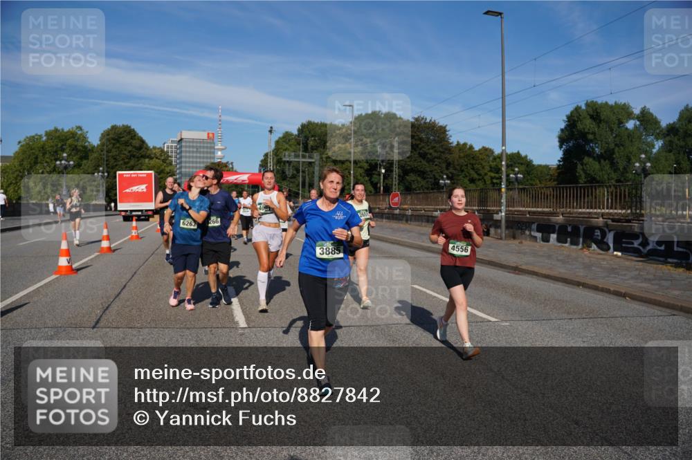07.09.2025 - BARMER Alsterlauf Yannick Fuchs http://msf.ph/oto/8827842 07.09.2025 10:11:25 Laufen 6263, 266, 408, 3885, 2651, 4556 meine-sportfotos.de
