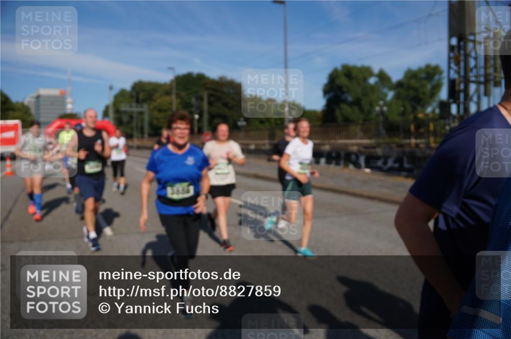 07.09.2025 - BARMER Alsterlauf Yannick Fuchs http://msf.ph/oto/8827859 07.09.2025 10:11:27 Laufen 3, 880 meine-sportfotos.de
