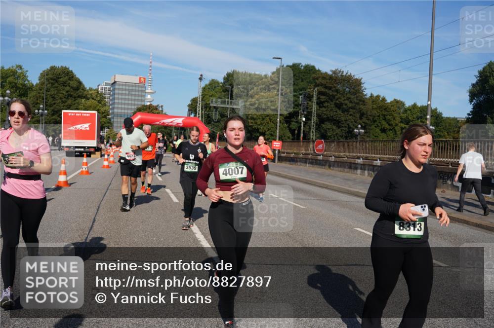 07.09.2025 - BARMER Alsterlauf Yannick Fuchs http://msf.ph/oto/8827897 07.09.2025 10:11:35 Laufen 401, 4473, 3539, 4007, 8313 meine-sportfotos.de