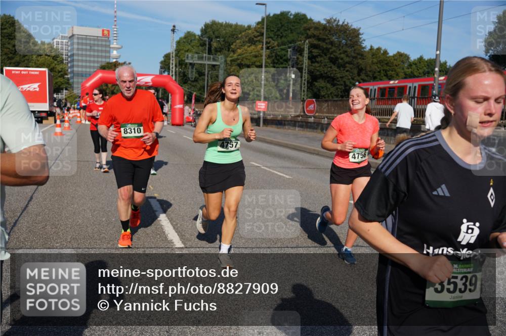 07.09.2025 - BARMER Alsterlauf Yannick Fuchs http://msf.ph/oto/8827909 07.09.2025 10:11:38 Laufen 8310, 4756, 36, 3539 meine-sportfotos.de