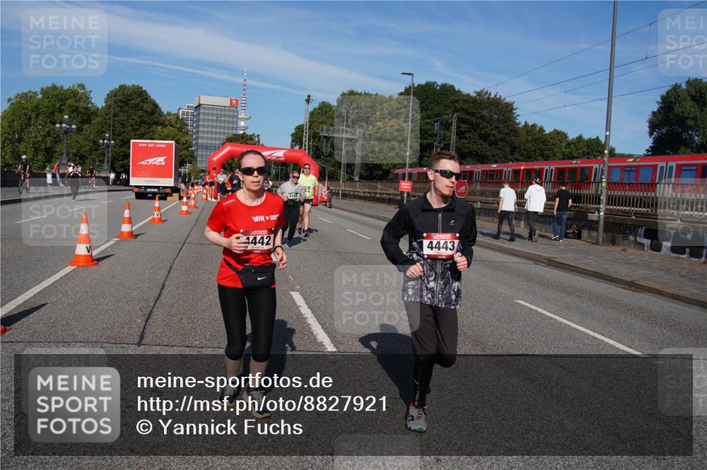 07.09.2025 - BARMER Alsterlauf Yannick Fuchs http://msf.ph/oto/8827921 07.09.2025 10:11:41 Laufen 442, 4443 meine-sportfotos.de